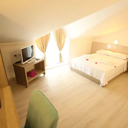 호텔 Aria Doria 2*